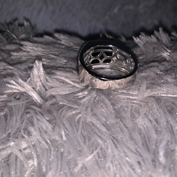 Men’s Ring - Picture 4 of 4